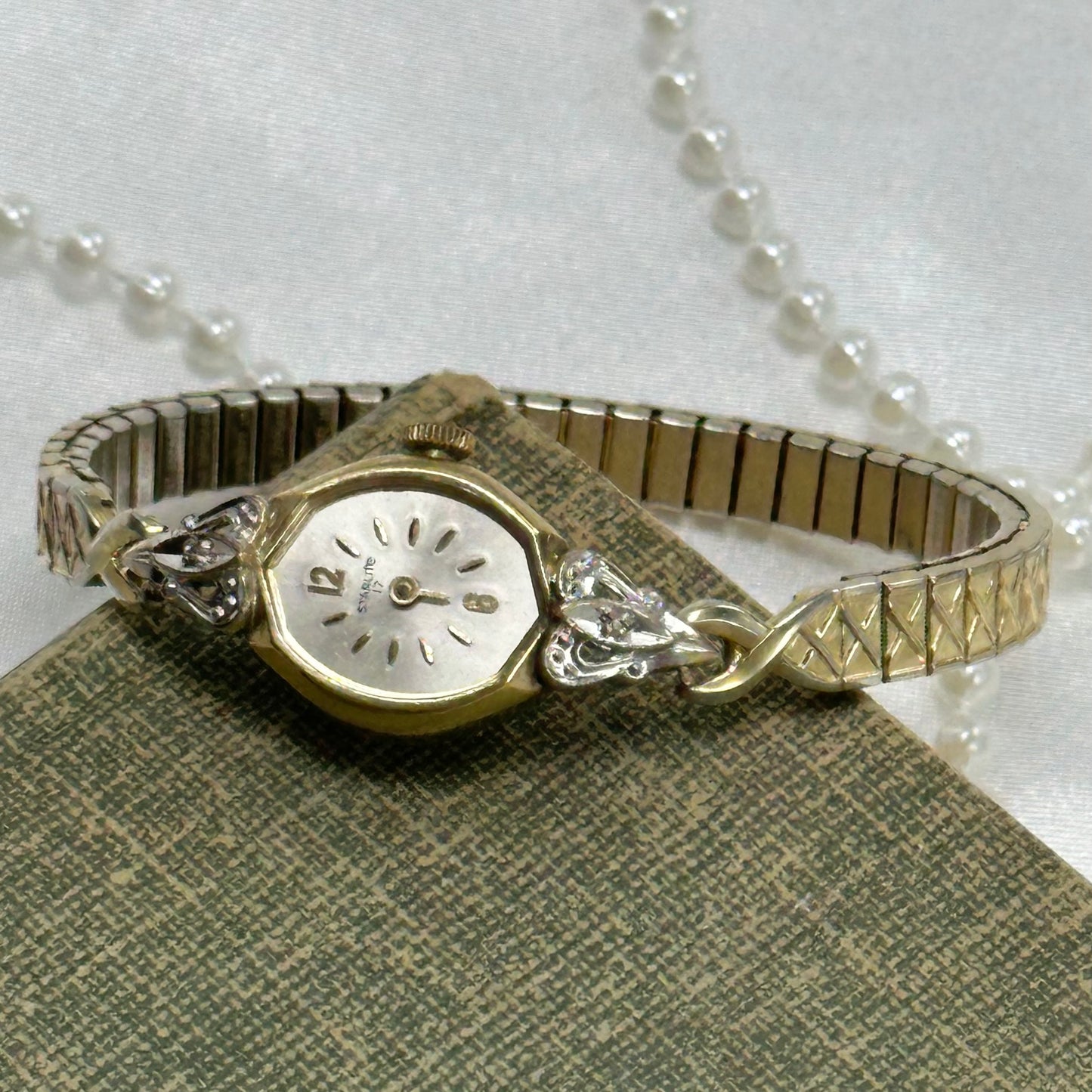 Vintage Gold Diamanté Wind-Up Watch