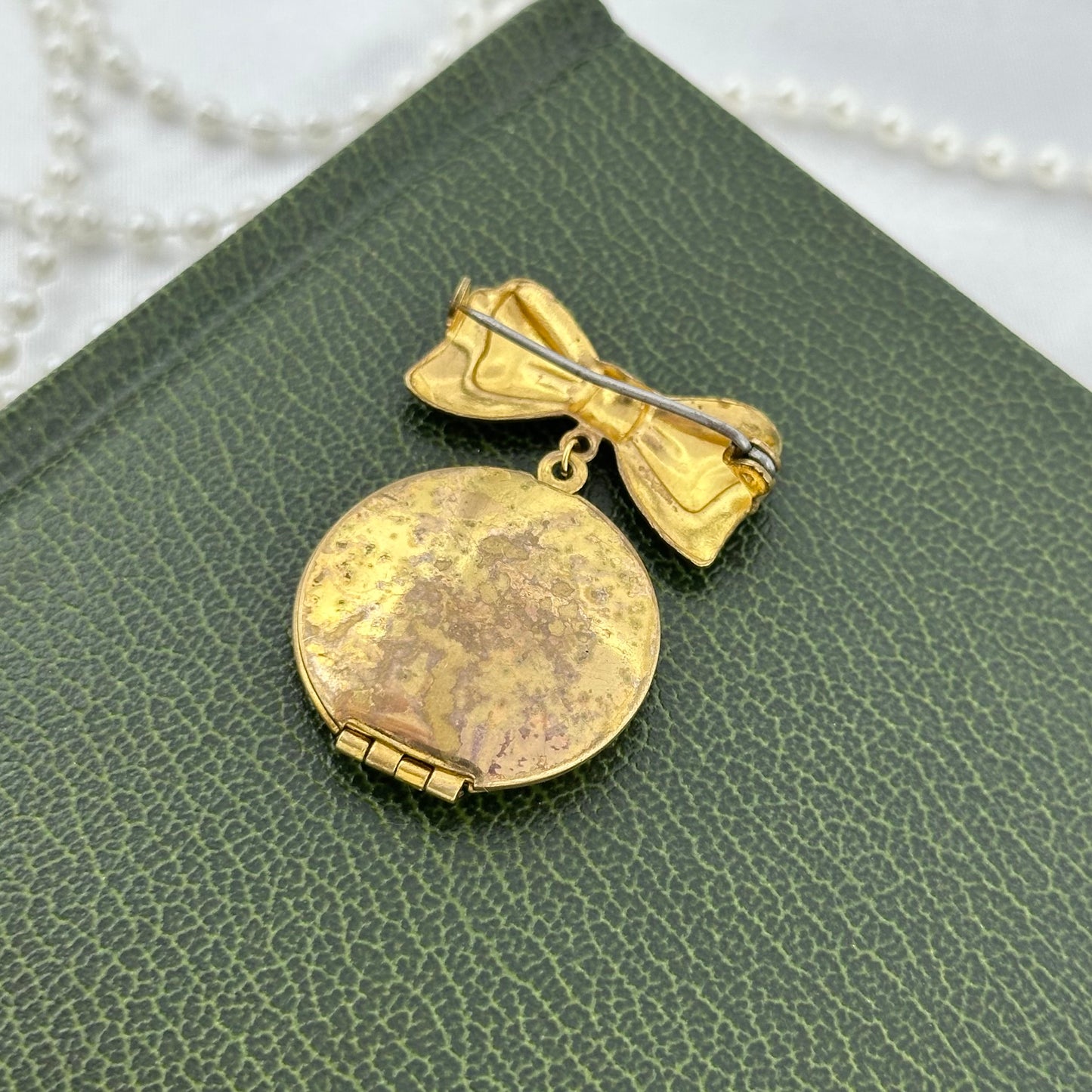 Vintage Gold Heart and Bow Round Locket Pin