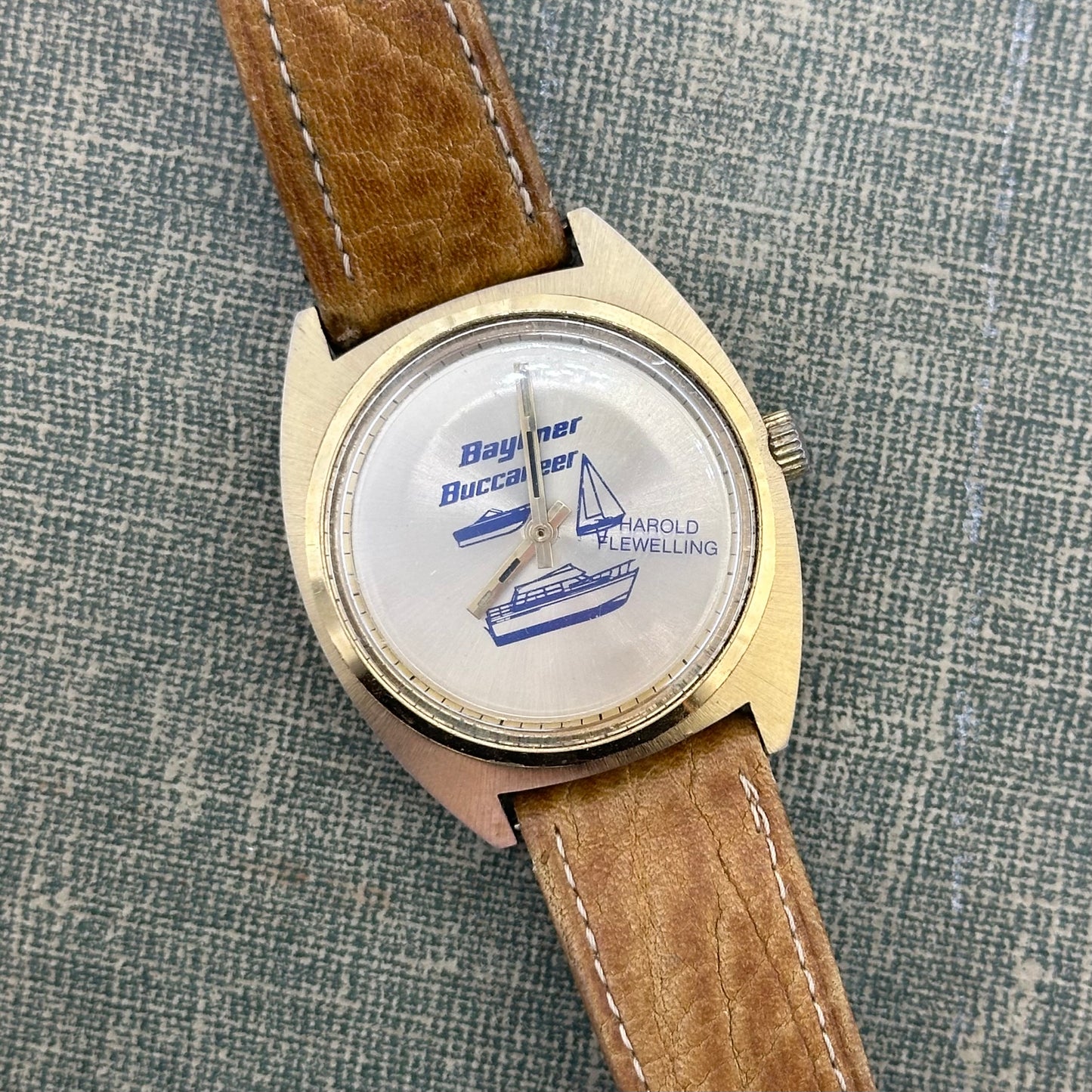 Vintage Gold Bayliner Buccaneer Sailboat Yacht Automatic Watch