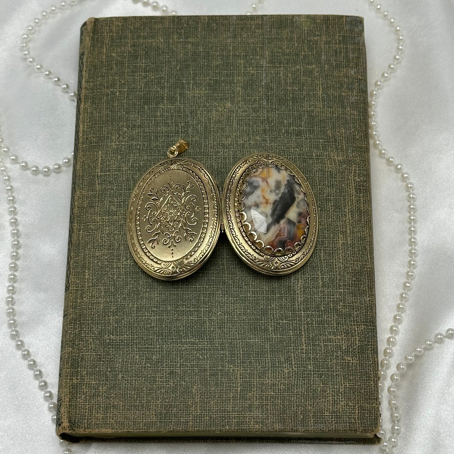 Oval Photo Locket