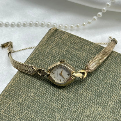 Vintage Caravelle manual winding watch with clasp band from the 1960s.&nbsp;