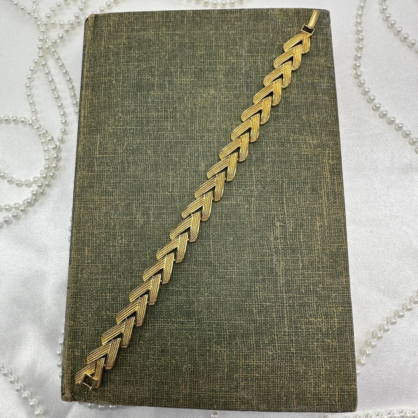 Vintage Gold Chevron Bracelet