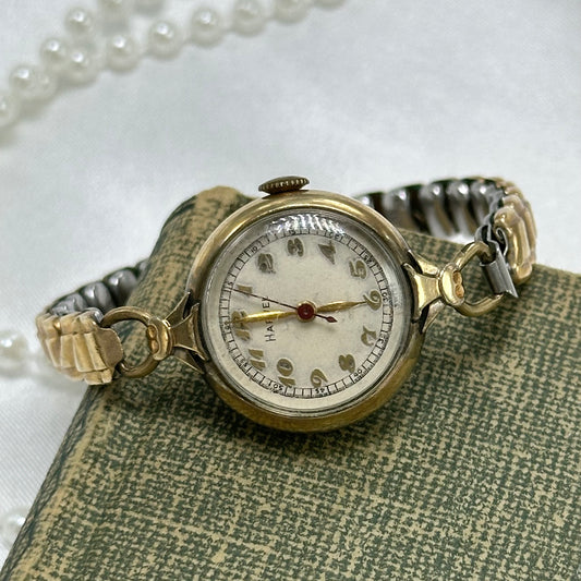 Vintage Gold Round Dial Harvel Wind-Up Watch