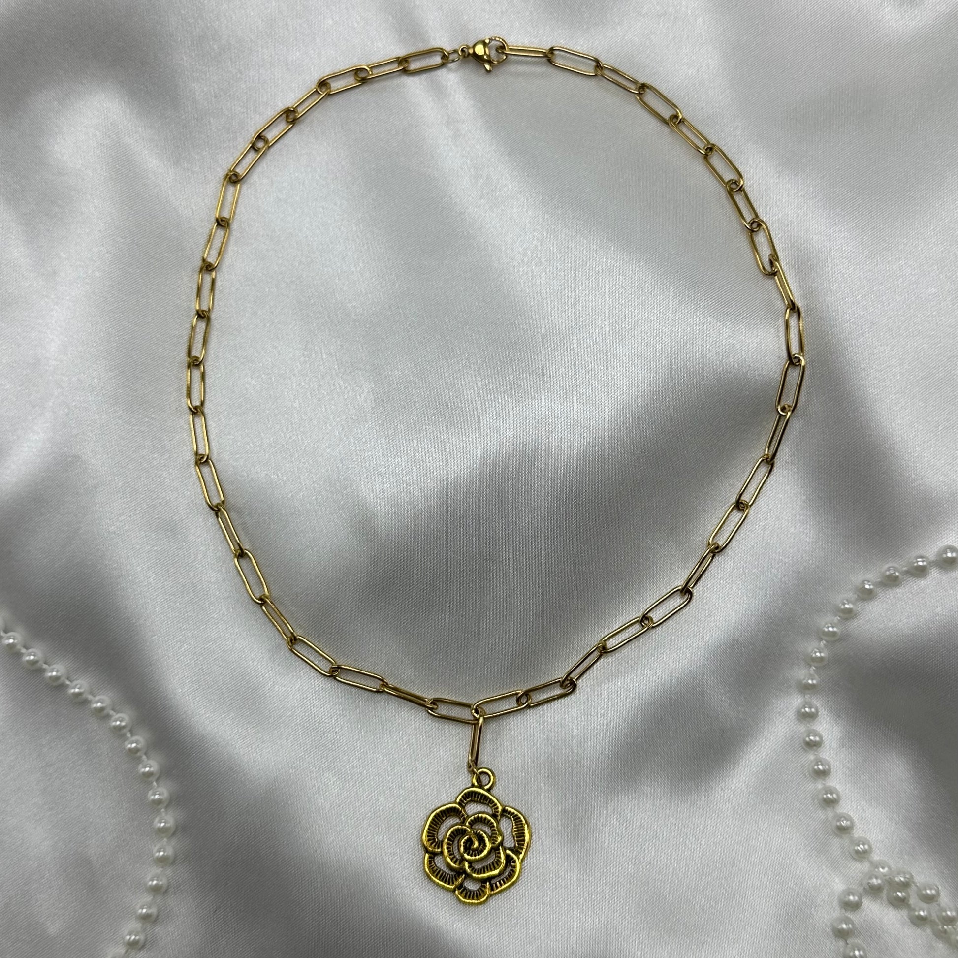 Vintage Style Flower Necklace