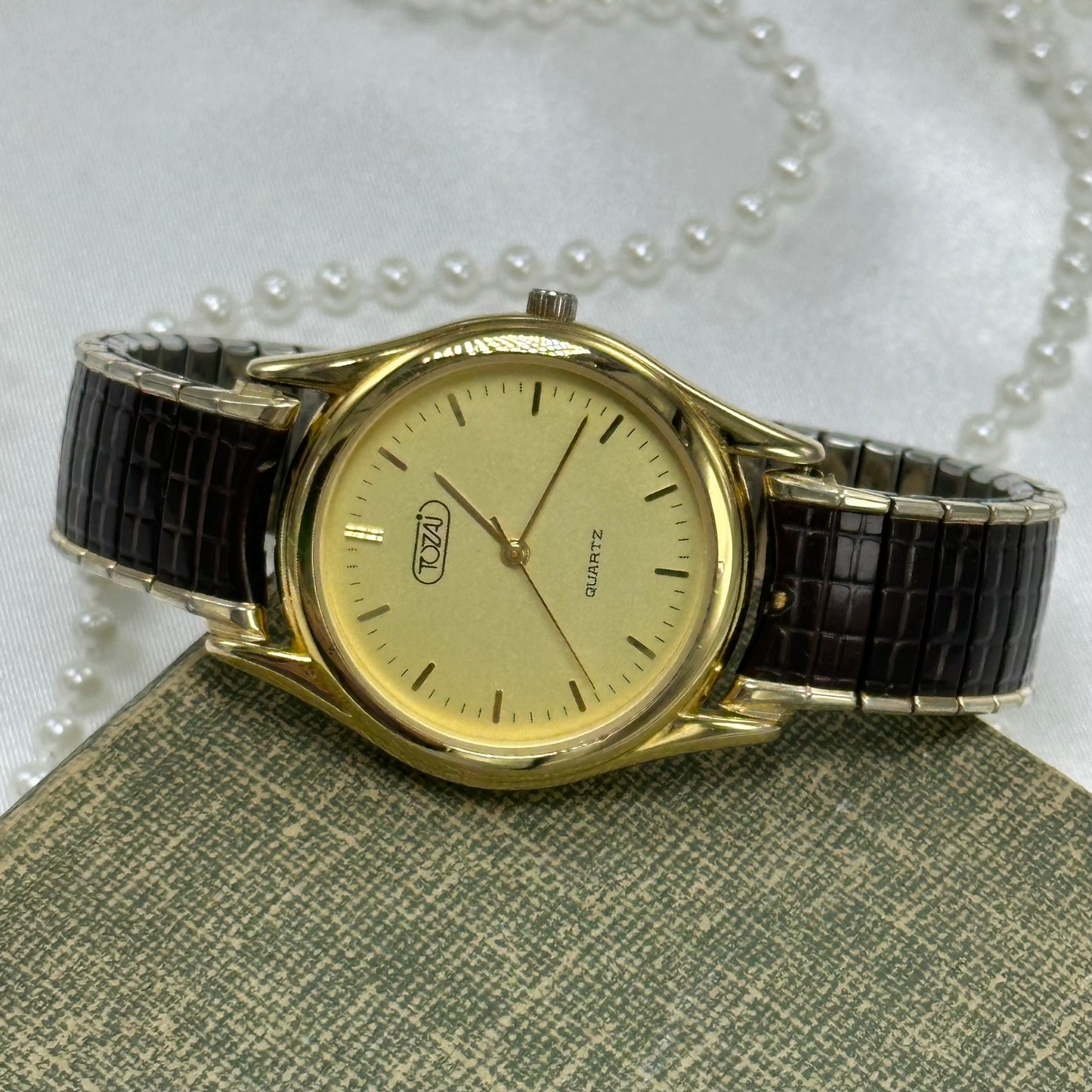 Vintage Tozai Round Dial Gold Watch
