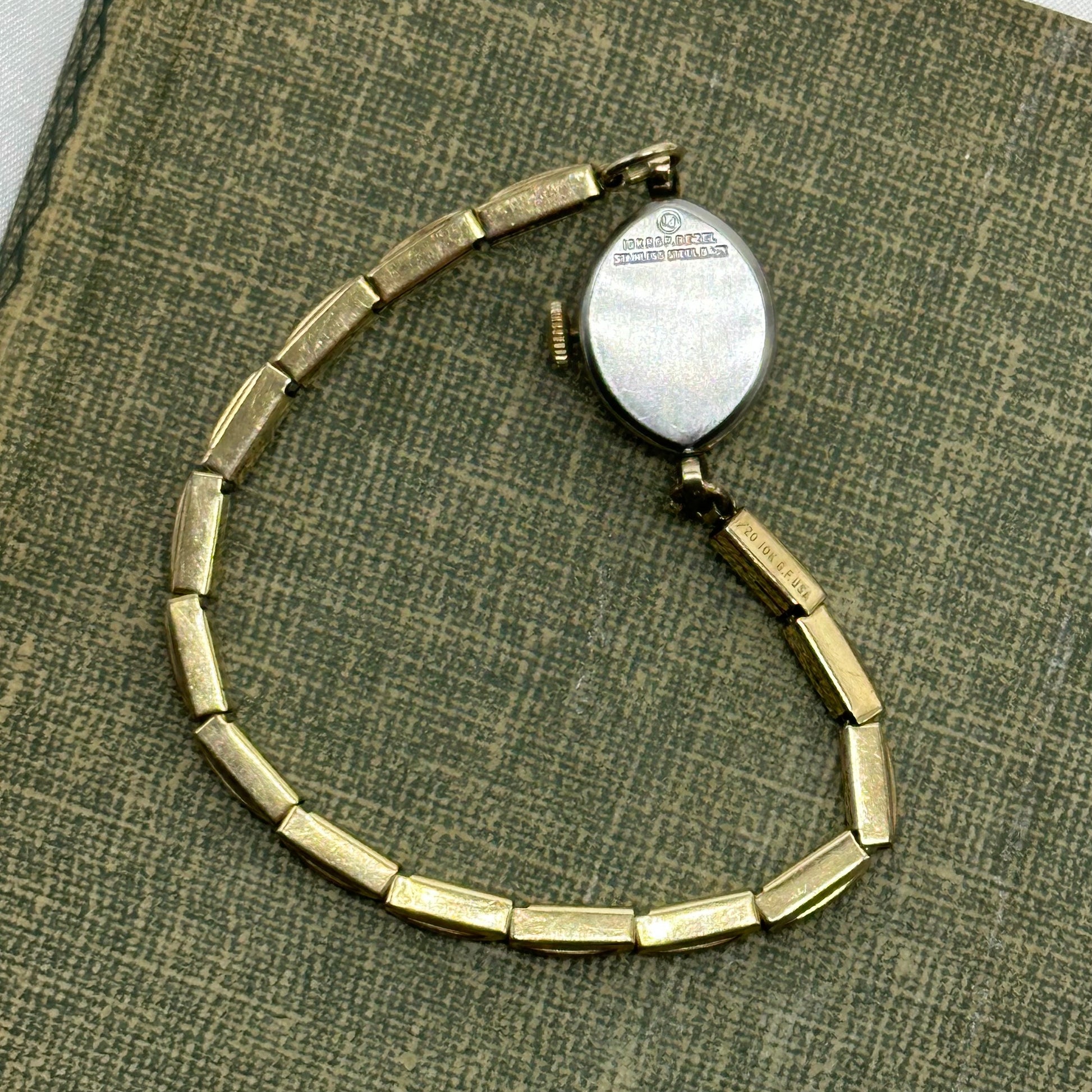 Vintage Tradition 17 Jewels 10k rolled gold-plated manual winding Swiss made watch with 10k gold filled stretchable band.