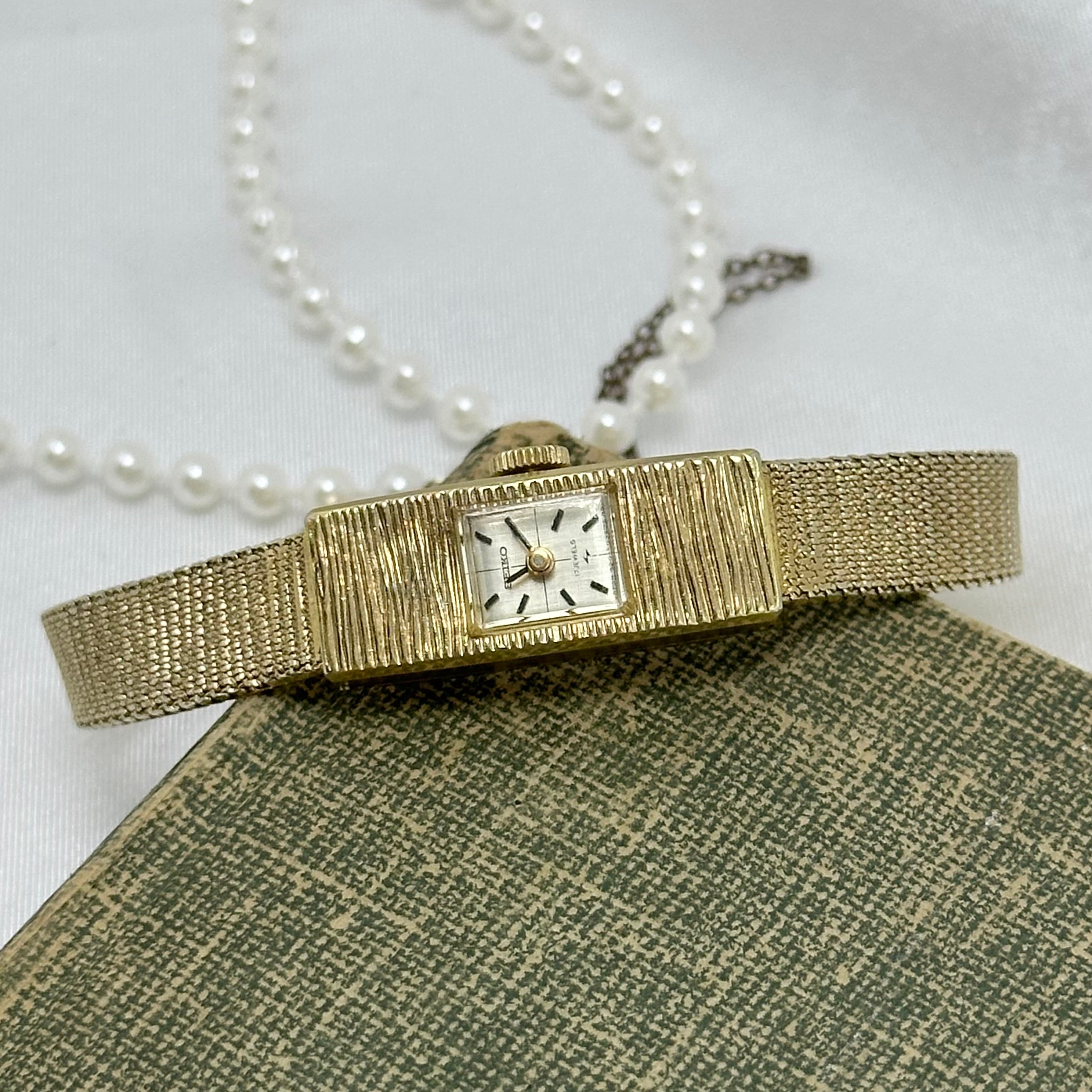 Slender Gold Vintage Seiko Wind-Up Watch – TheTwinklingTrinket