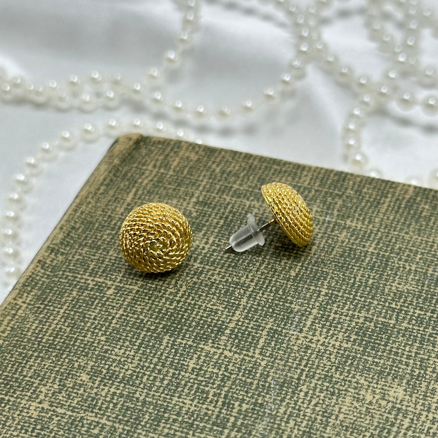 Vintage gold tone rope style button stud earrings.