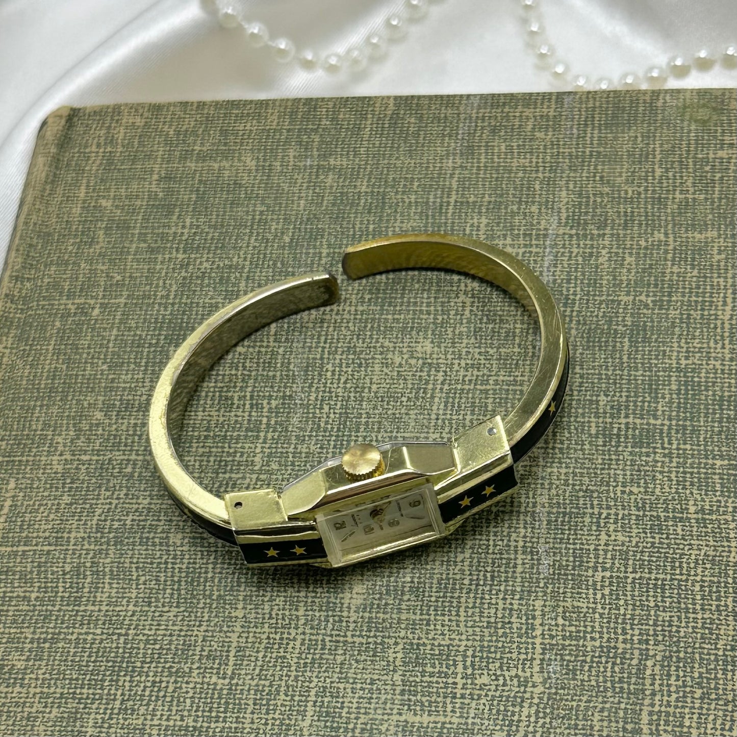 Vintage manual winding cuff watch