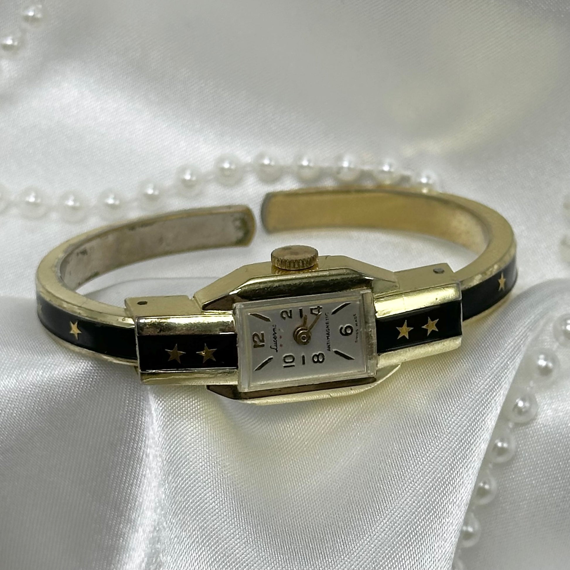 Vintage manual winding cuff watch